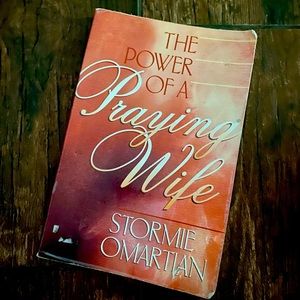 10 listings for $10 🛍️ Power of a Praying Wife book by Stormie Omartian ✨